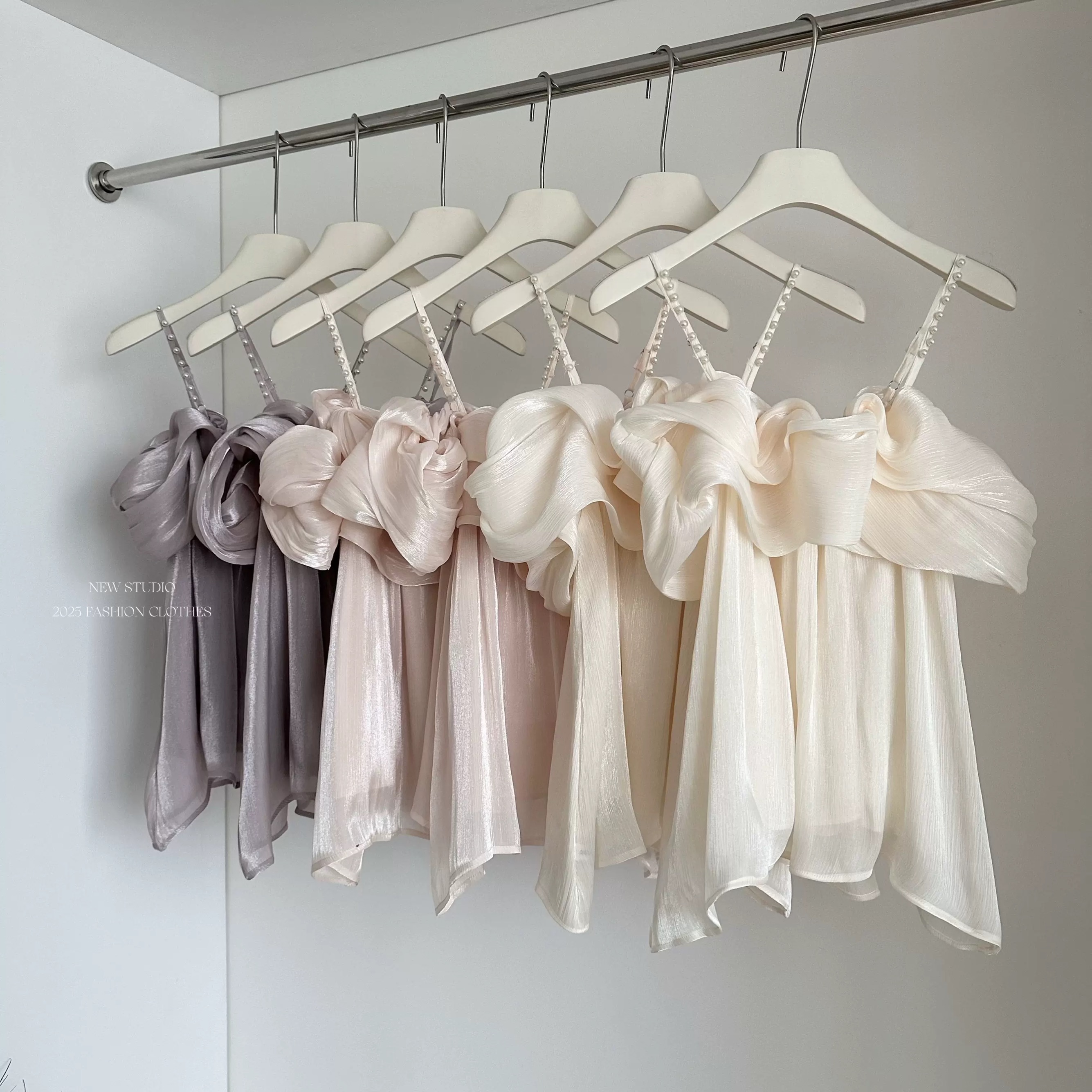 Queen behaviour top CTO977 images